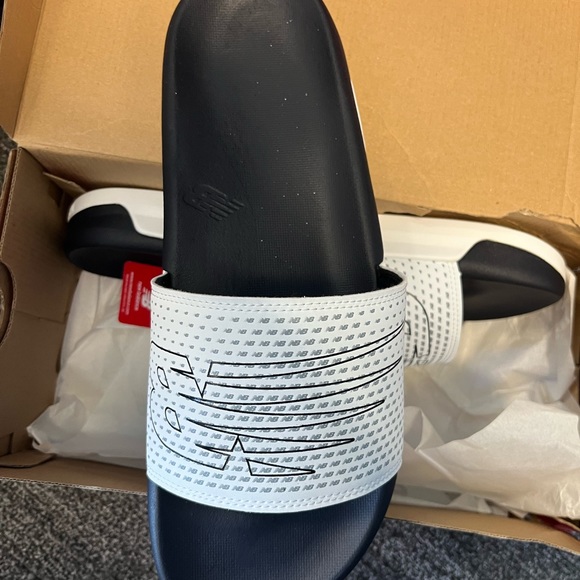 NWT New Balance Slides - Picture 2 of 3